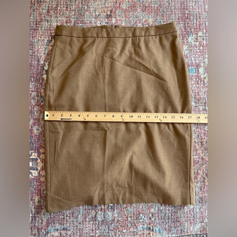 Classic Banana Republic size 2 Tan/Brown Pencil Skirt - Picture 4 of 9
